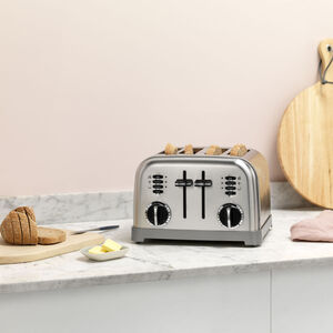 4-Schlitz Toaster