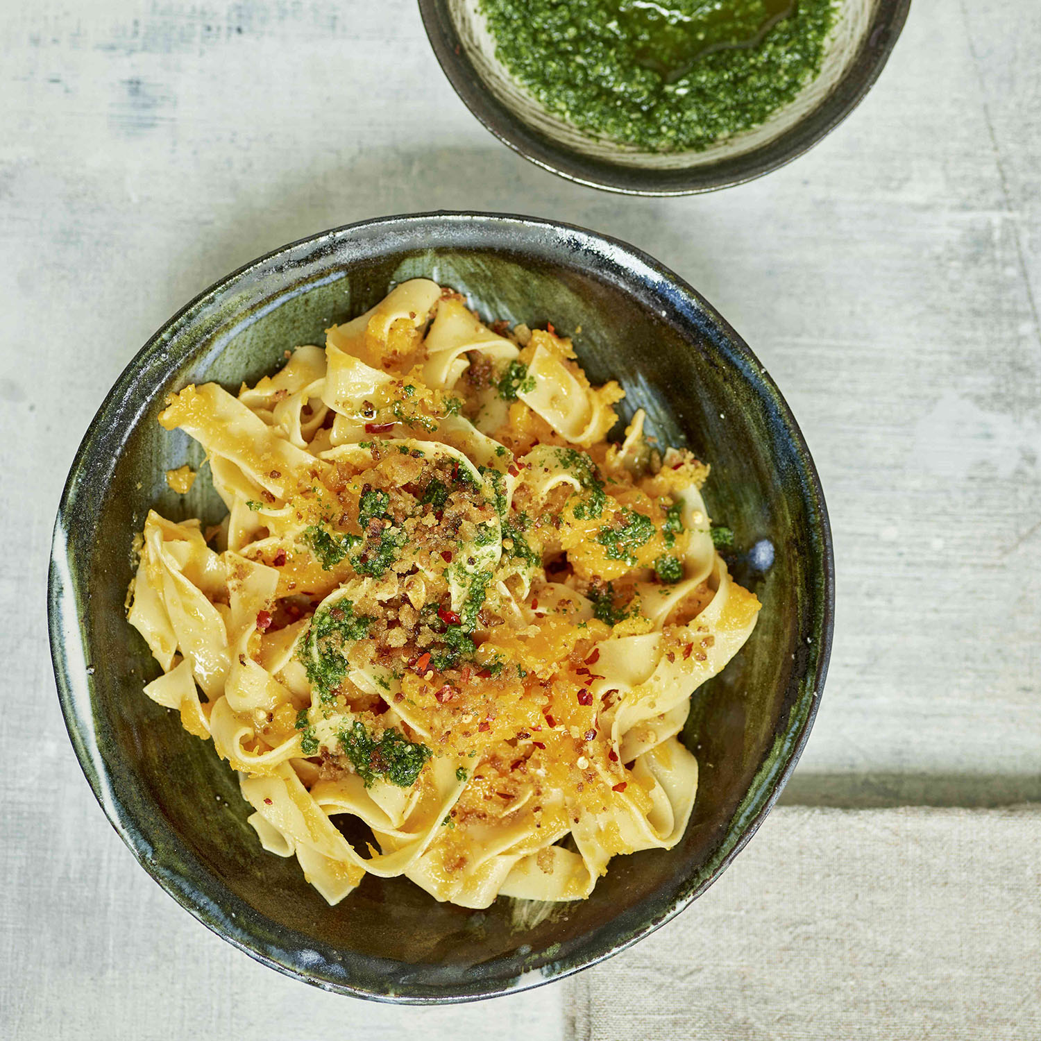 PAPPARDELLE PASTA MIT BUTTERNUSSKÜRBIS