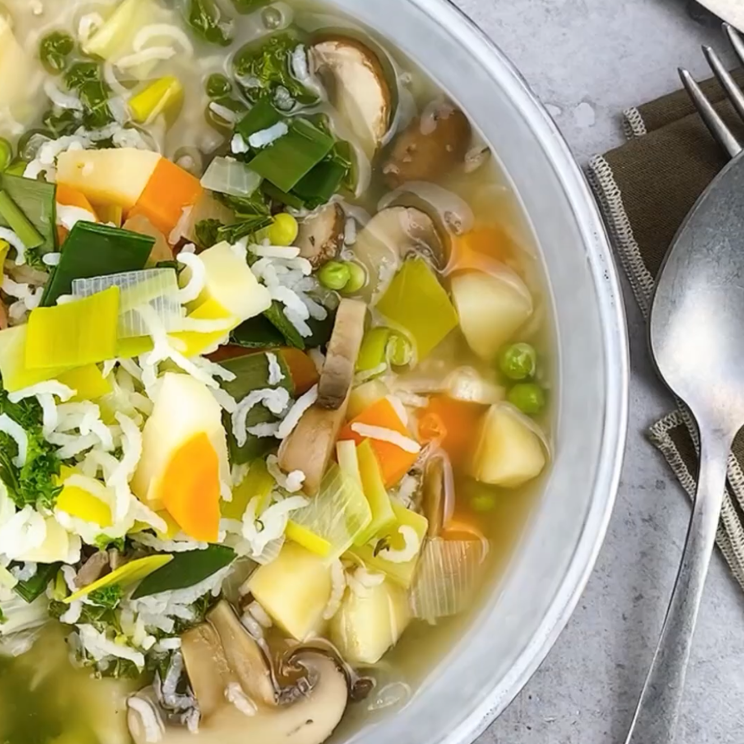 Gemüse-Reis-Suppe