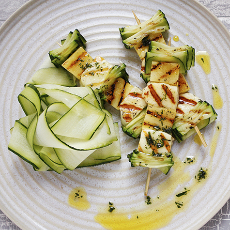 Gegrillte Halloumi & Ananas-Spiesse Mit Minze & Limettenglasur